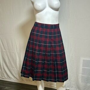 French Toast Women’s Plaid Skirt Dark Navy Black Red White Size 18.5 Adjustable